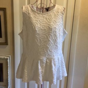 White lace for your spring outfit!